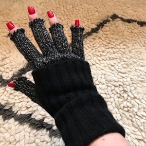 Cute knit cut off gloves - never worn